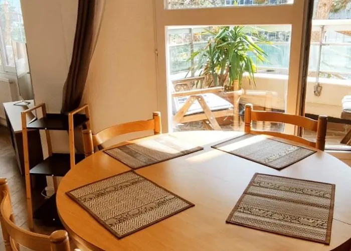 Апартаменты Elegant A Avec Parking Сержи