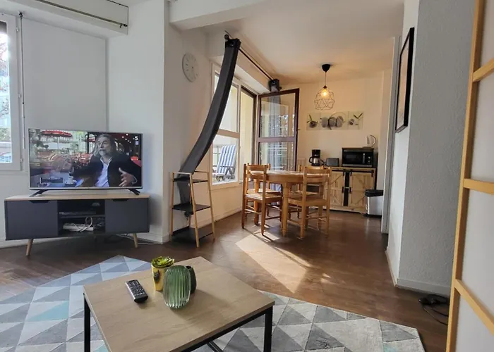 Elegant A Avec Parking Сержи